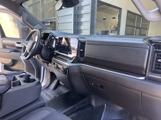 Used 2025 Chevrolet Silverado 1500 LT w/ Safety Package AWD/4WD image 25