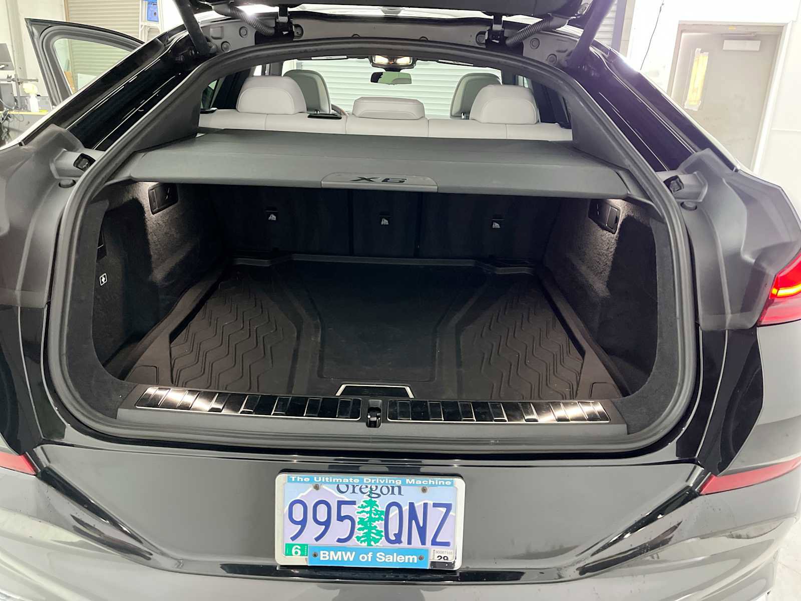 Used 2025 BMW X6 xDrive40i w/ Climate Comfort Package image 21