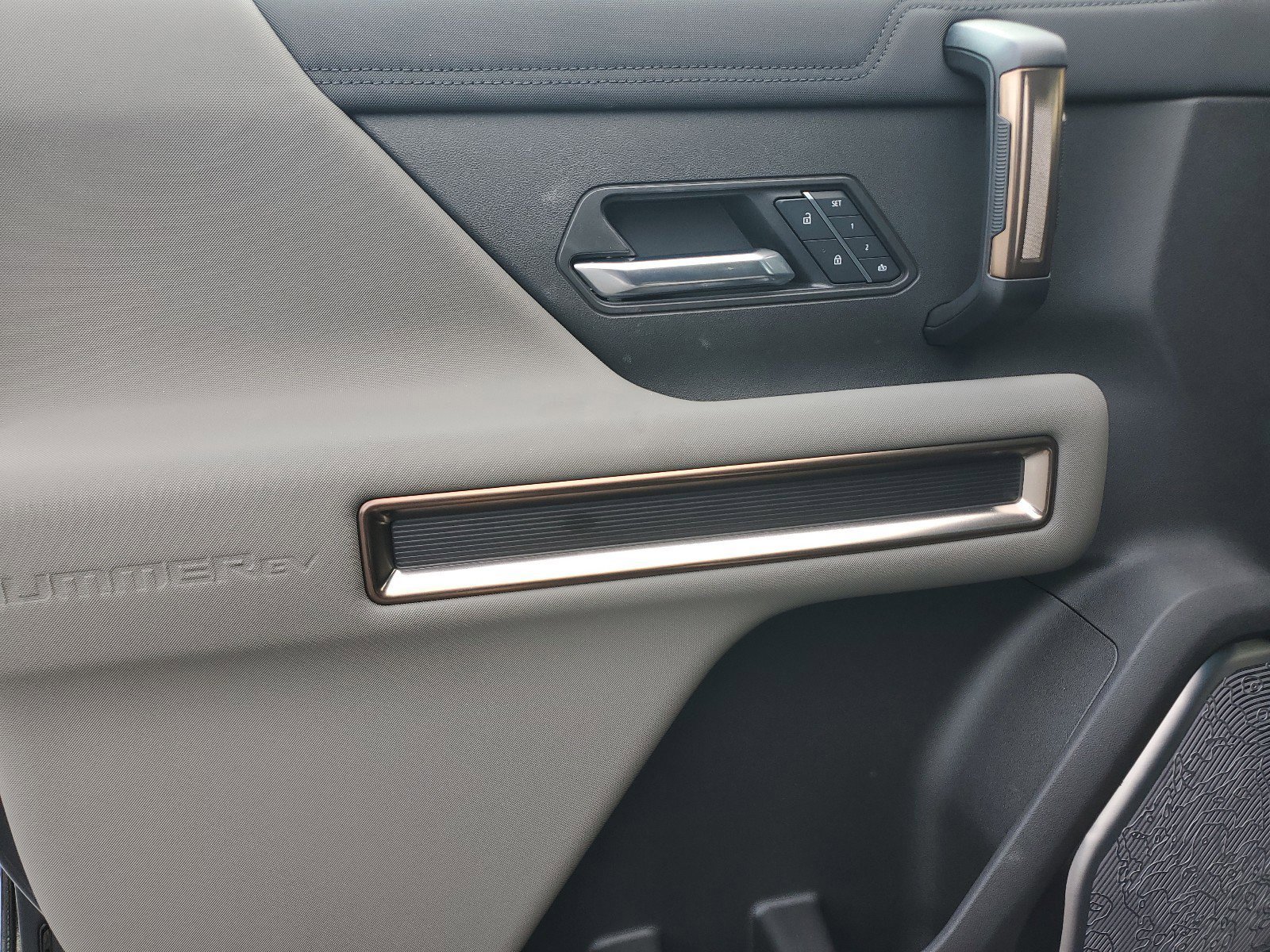 New 2025 GMC Hummer EV 2X image 24