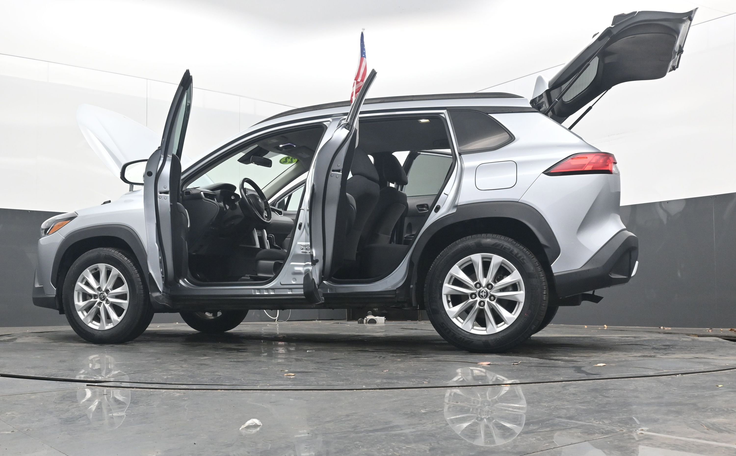 Used 2022 Toyota Corolla Cross LE image 42