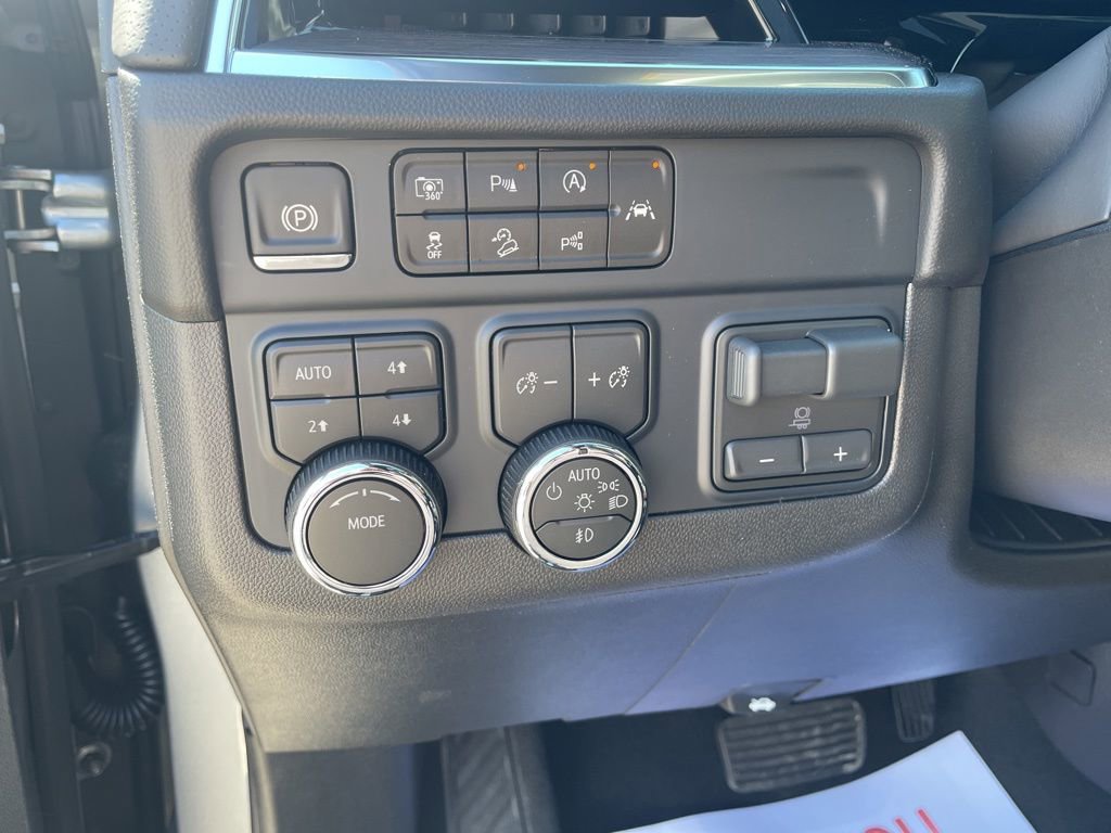 New 2026 Chevrolet Suburban Premier w/ Sun And Tow Package image 21