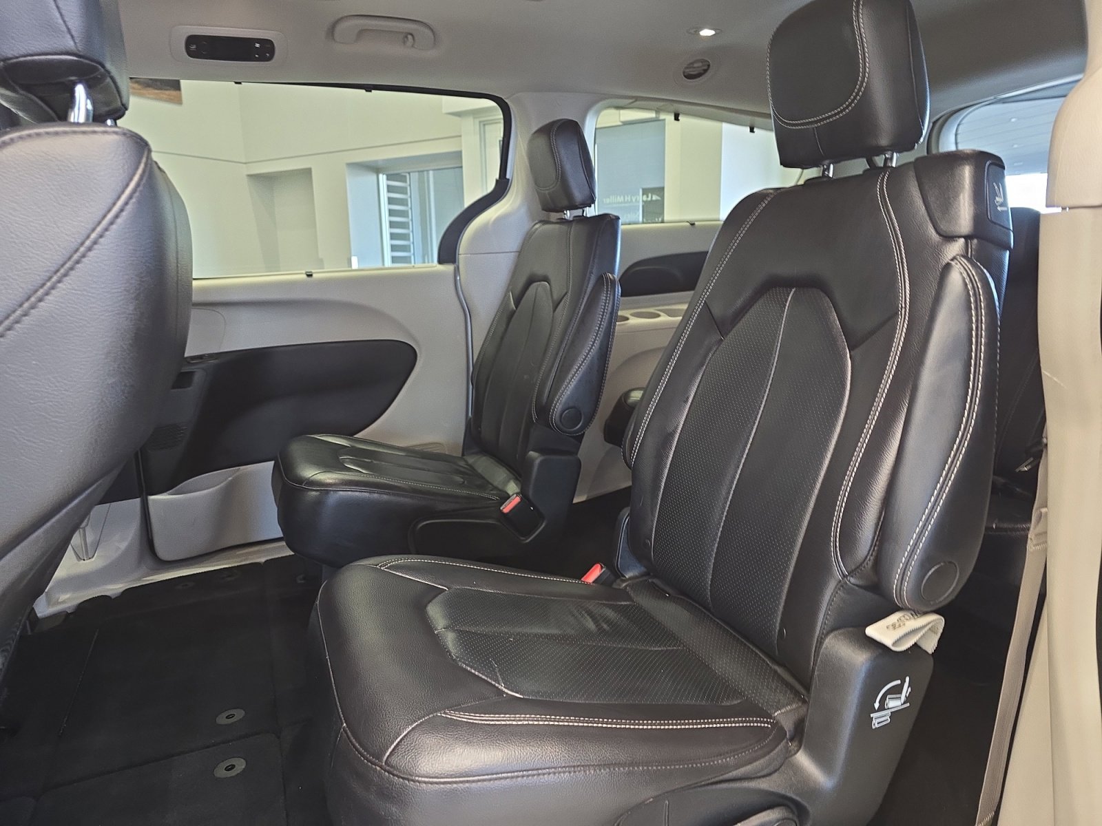 Used 2022 Chrysler Pacifica Touring-L FWD image 34