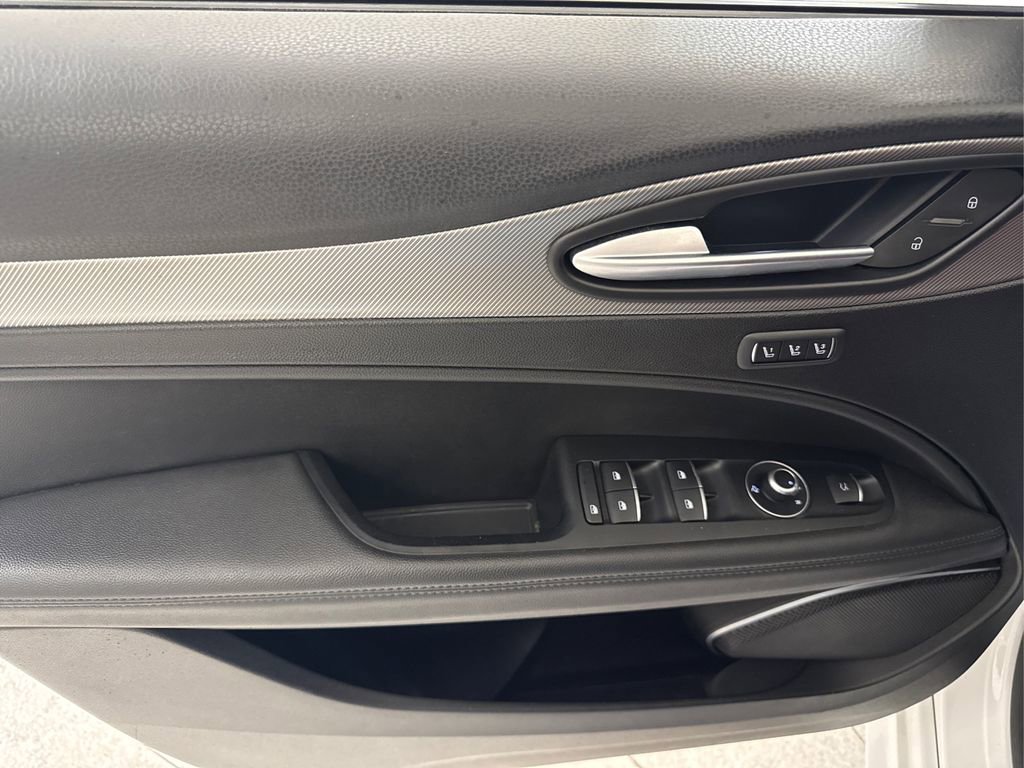 Used 2022 Alfa Romeo Stelvio Veloce AWD/4WD image 40