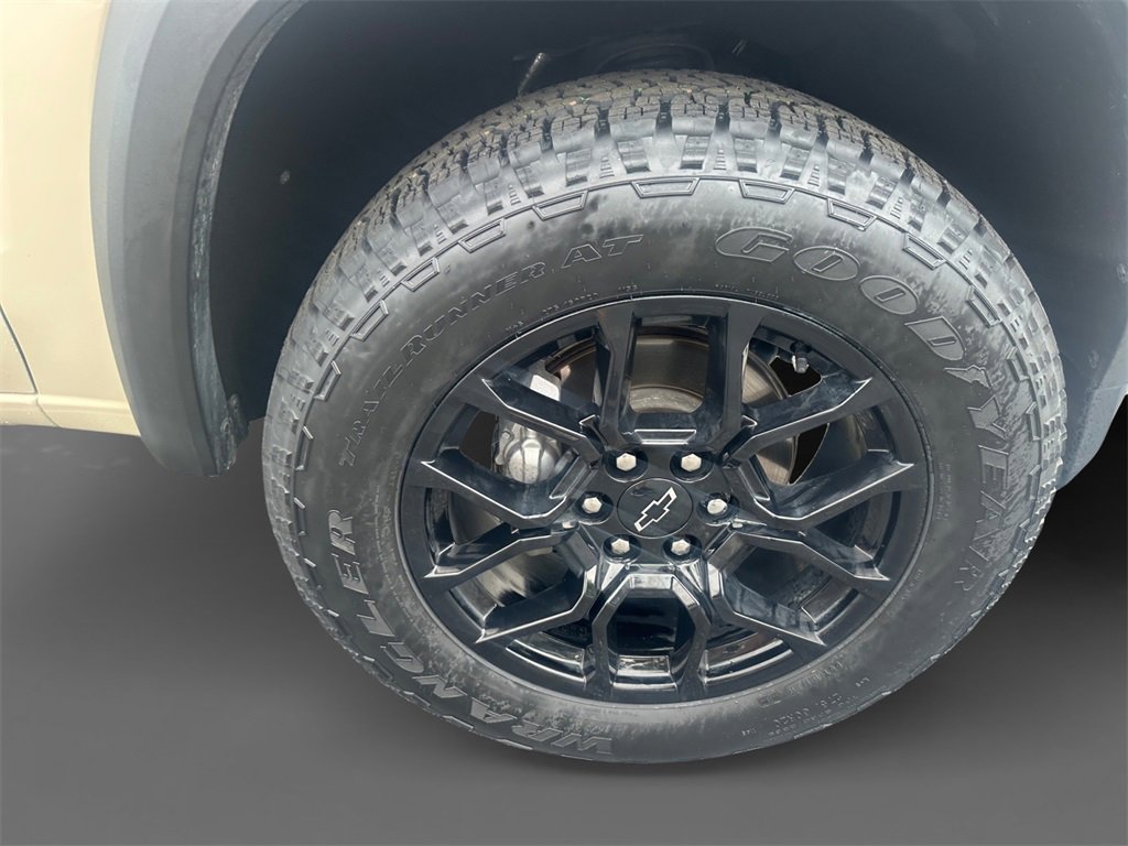 Used 2024 Chevrolet Colorado Trail Boss w/ LPO, Dark Essentials Package image 16