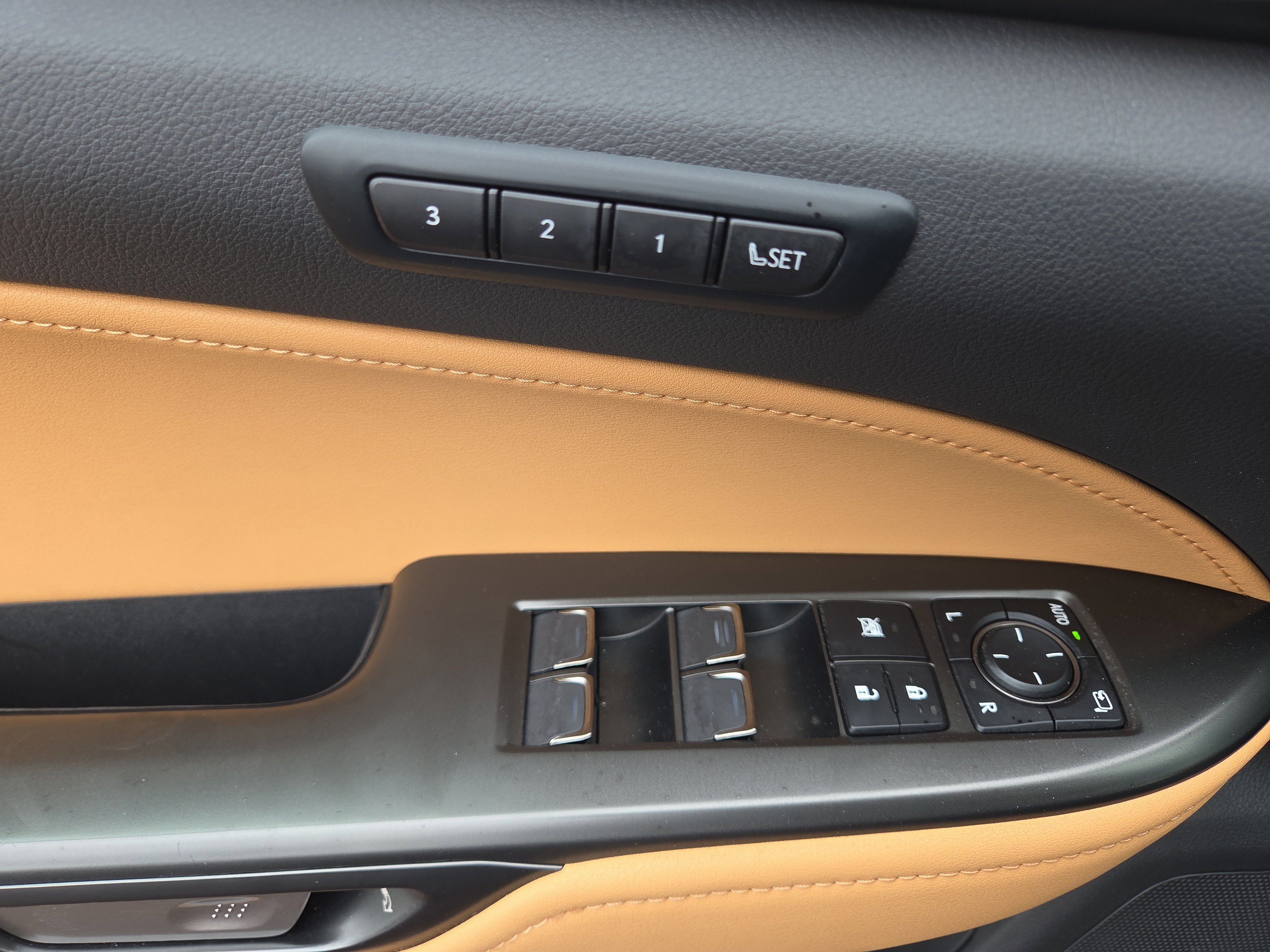 Certified 2025 Lexus NX 350 AWD w/ Accessory Package (2T) image 33