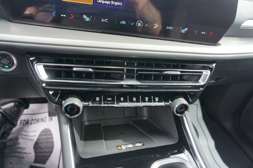 New 2025 Chevrolet Traverse LT w/ Driver Confidence Package image 21