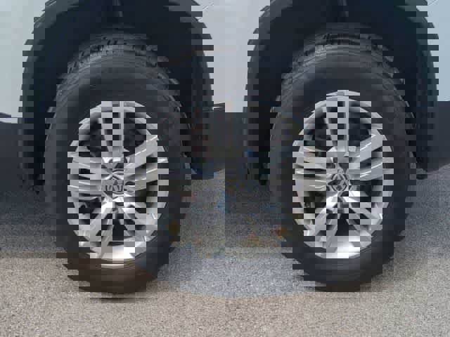 Used 2017 Volkswagen Tiguan S image 13