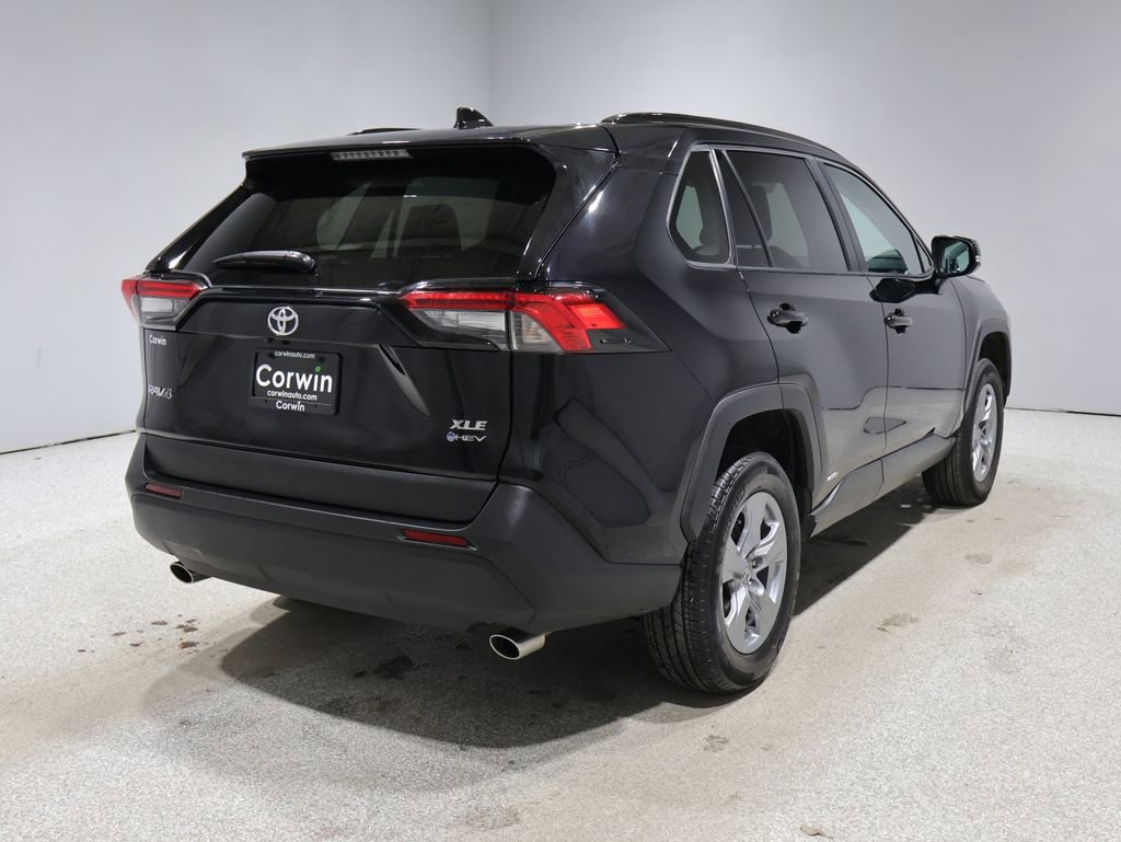 Used 2025 Toyota RAV4 XLE image 2
