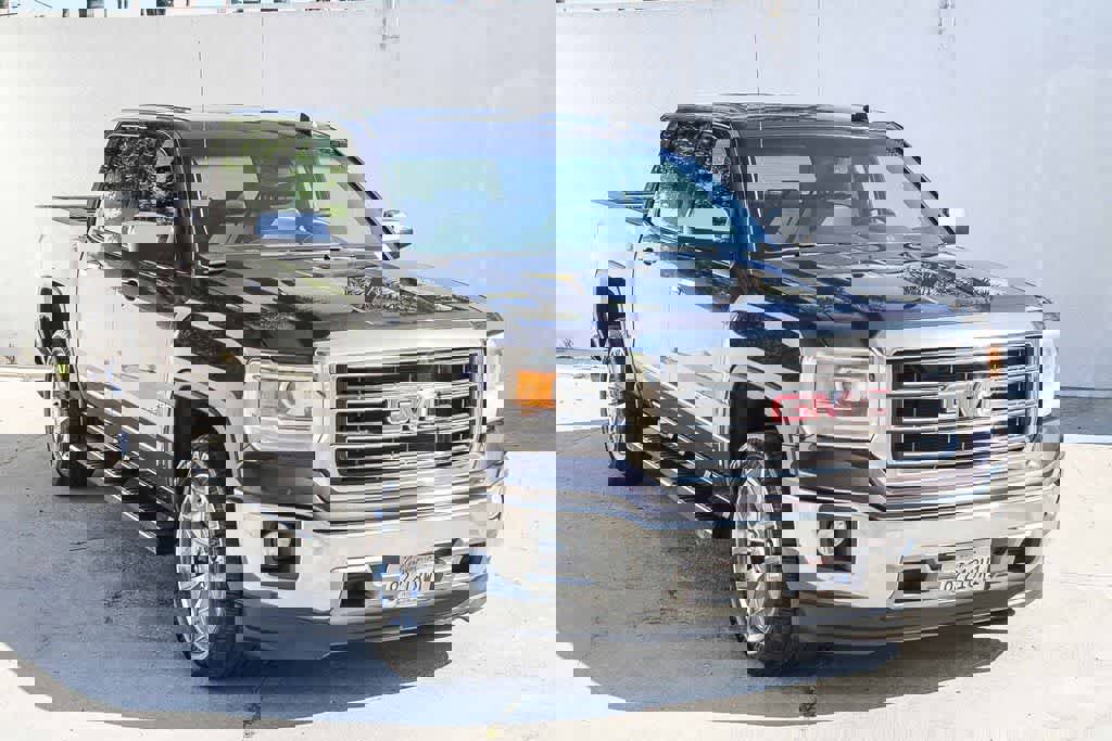 Used 2015 GMC Sierra 1500 SLT w/ SLT Crew Cab Value Package RWD image 3