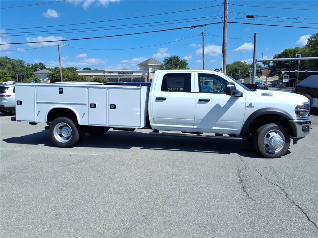 New 2026 RAM 5500 Tradesman AWD/4WD image 3