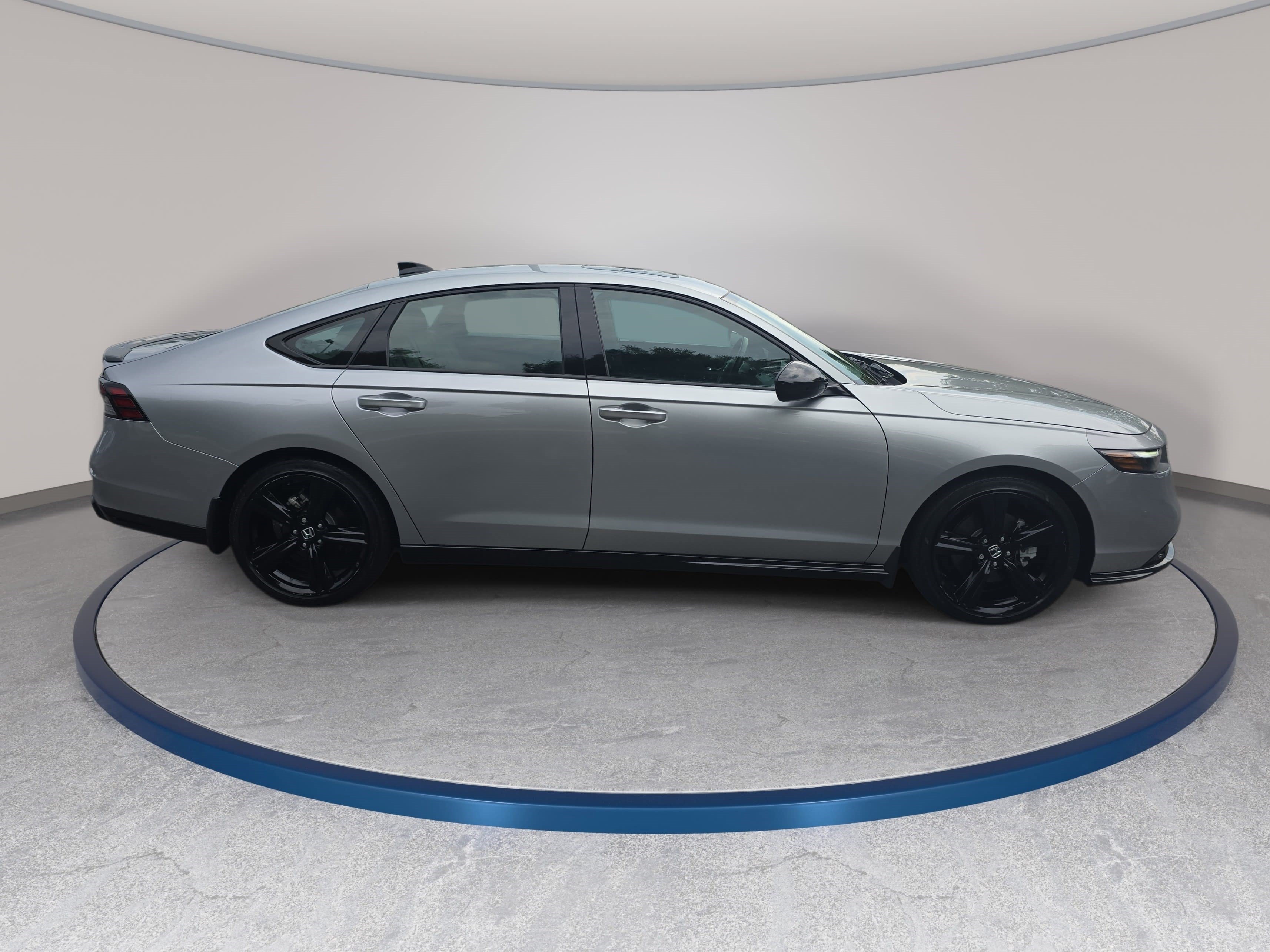 Used 2024 Honda Accord Sport image 4