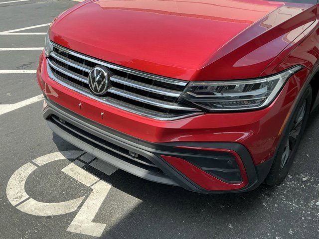 Used 2022 Volkswagen Tiguan SE AWD/4WD image 14
