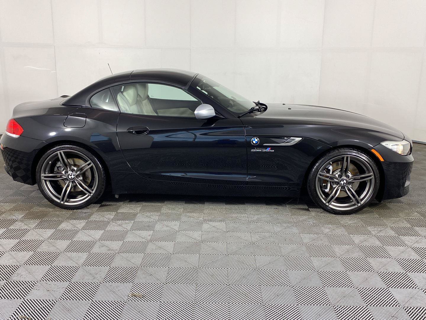 Used 2011 BMW Z4 sDrive35is RWD image 3