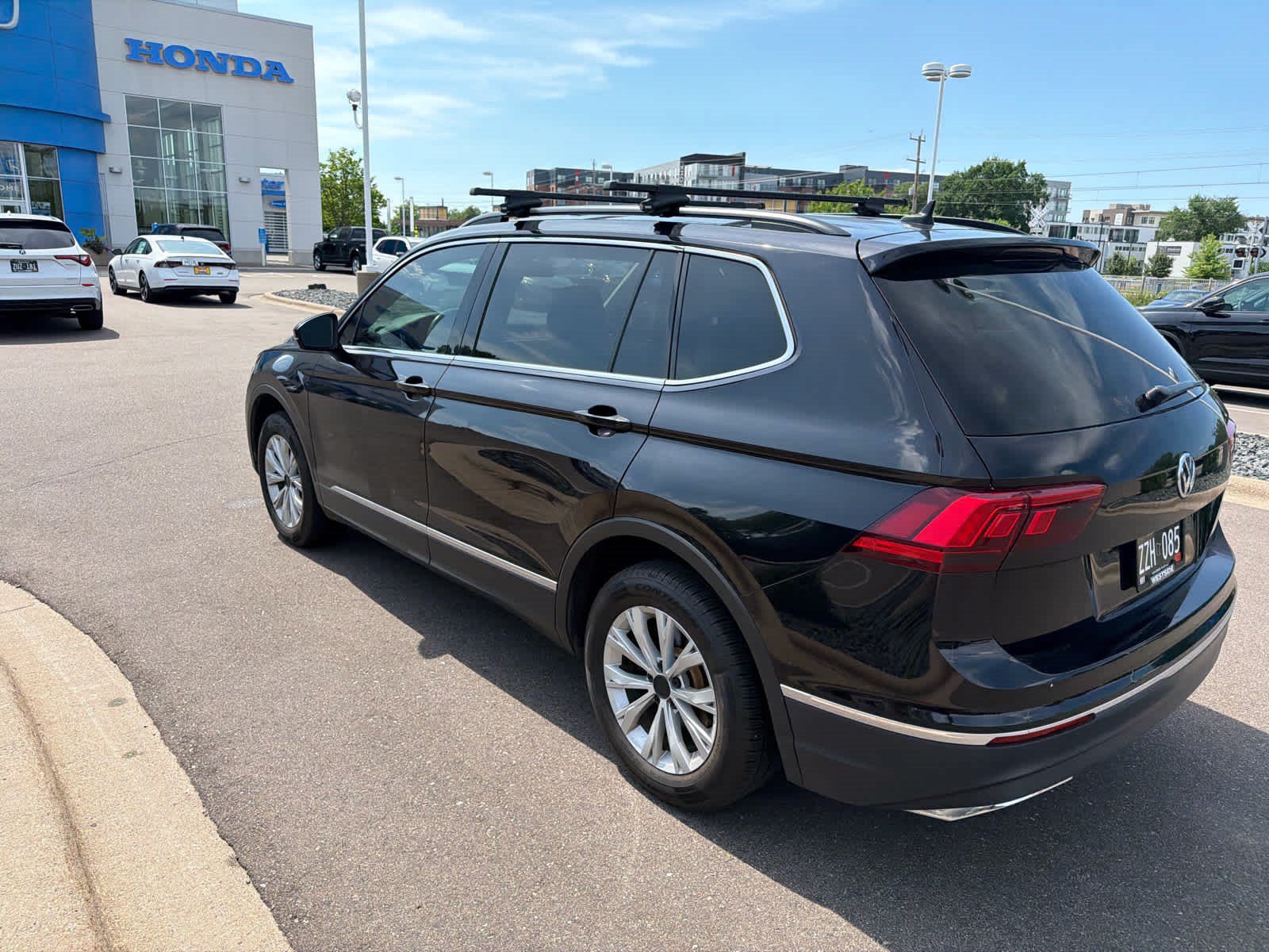 Used 2018 Volkswagen Tiguan SE AWD/4WD image 10