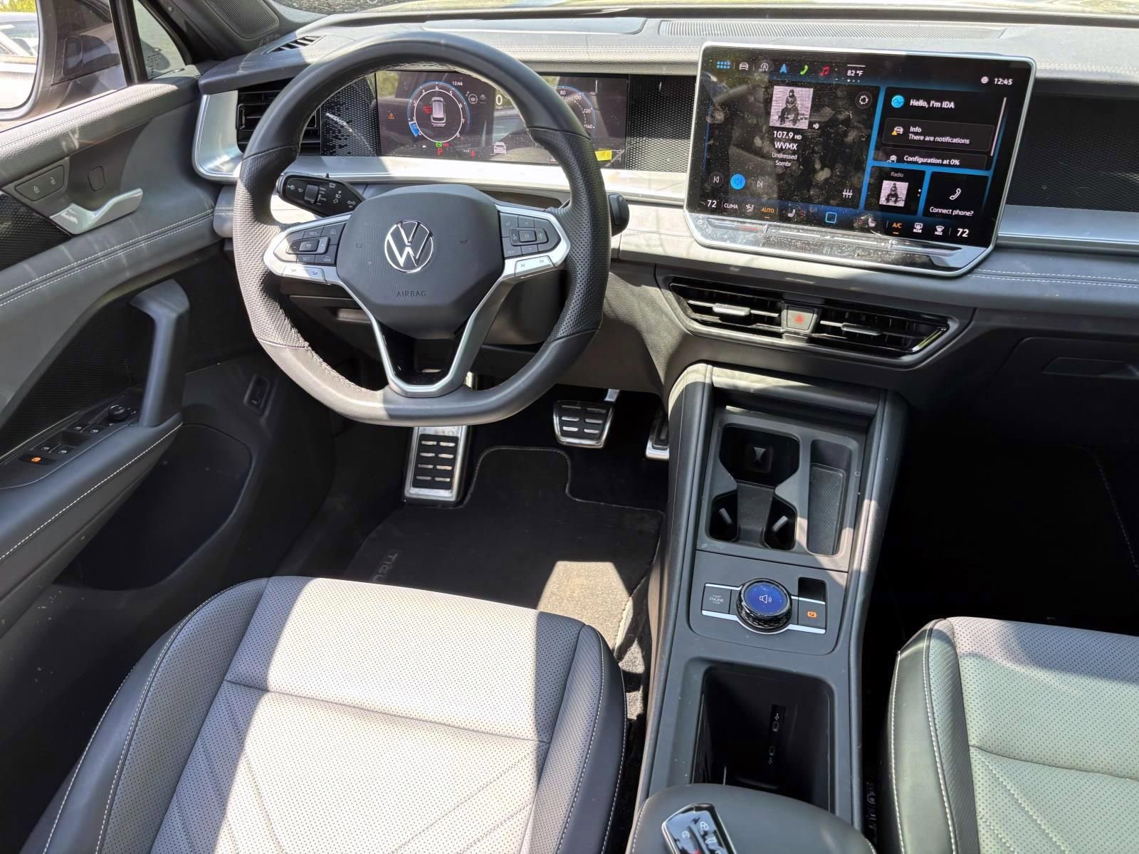 Used 2025 Volkswagen Tiguan SE R-Line AWD/4WD image 30