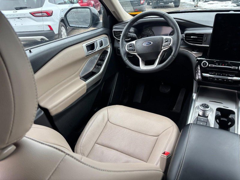 Used 2023 Ford Explorer Limited w/ Limited Technology Package image 14