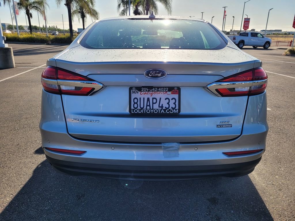 Used 2020 Ford Fusion SE image 5