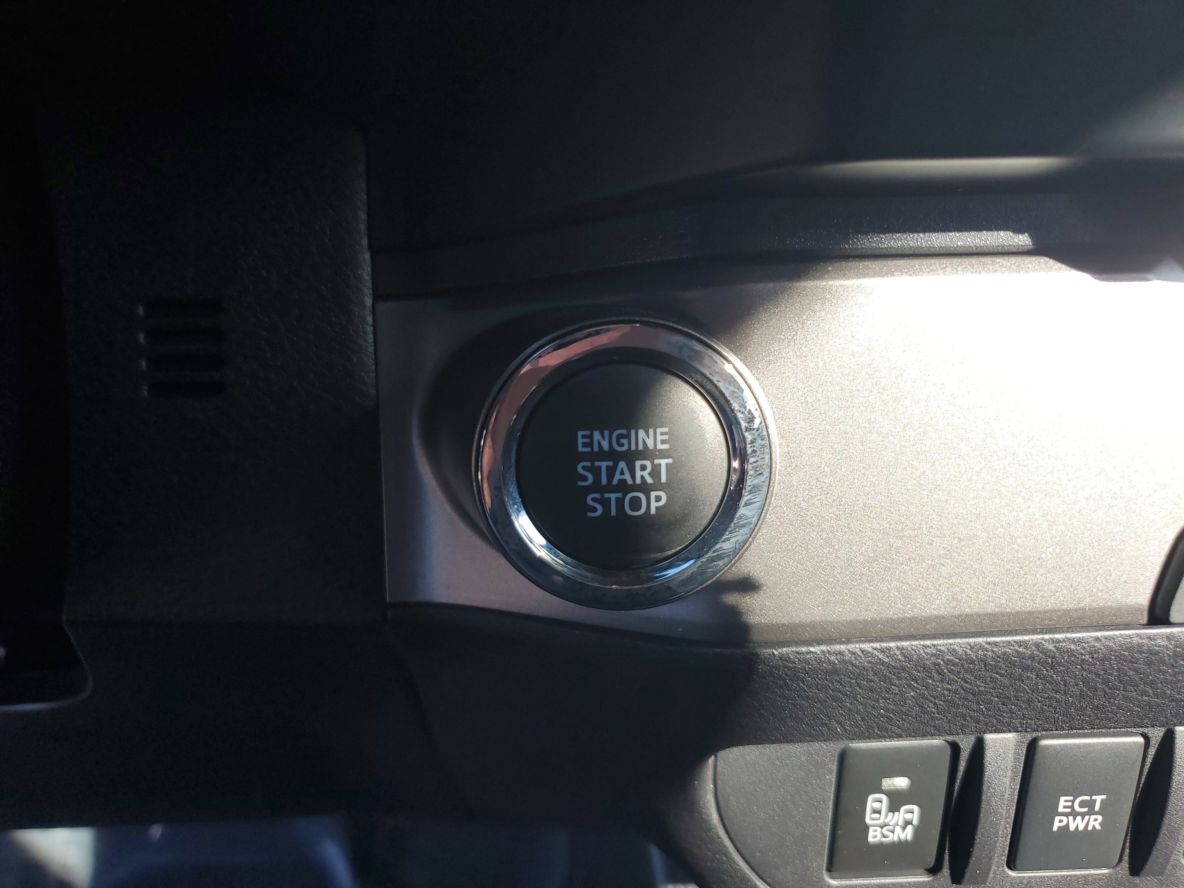 Used 2022 Toyota Tacoma Limited image 23