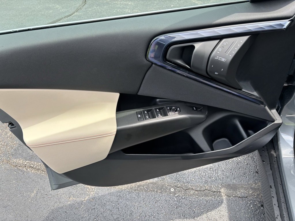 Used 2025 BMW X3 xDrive30i w/ Premium Package image 12