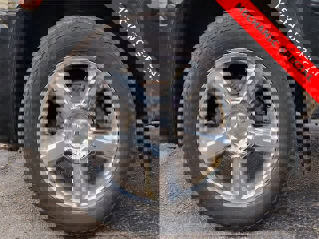 Used 2013 Chevrolet Avalanche LTZ image 14