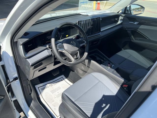 New 2026 Volkswagen Tiguan SE FWD image 12