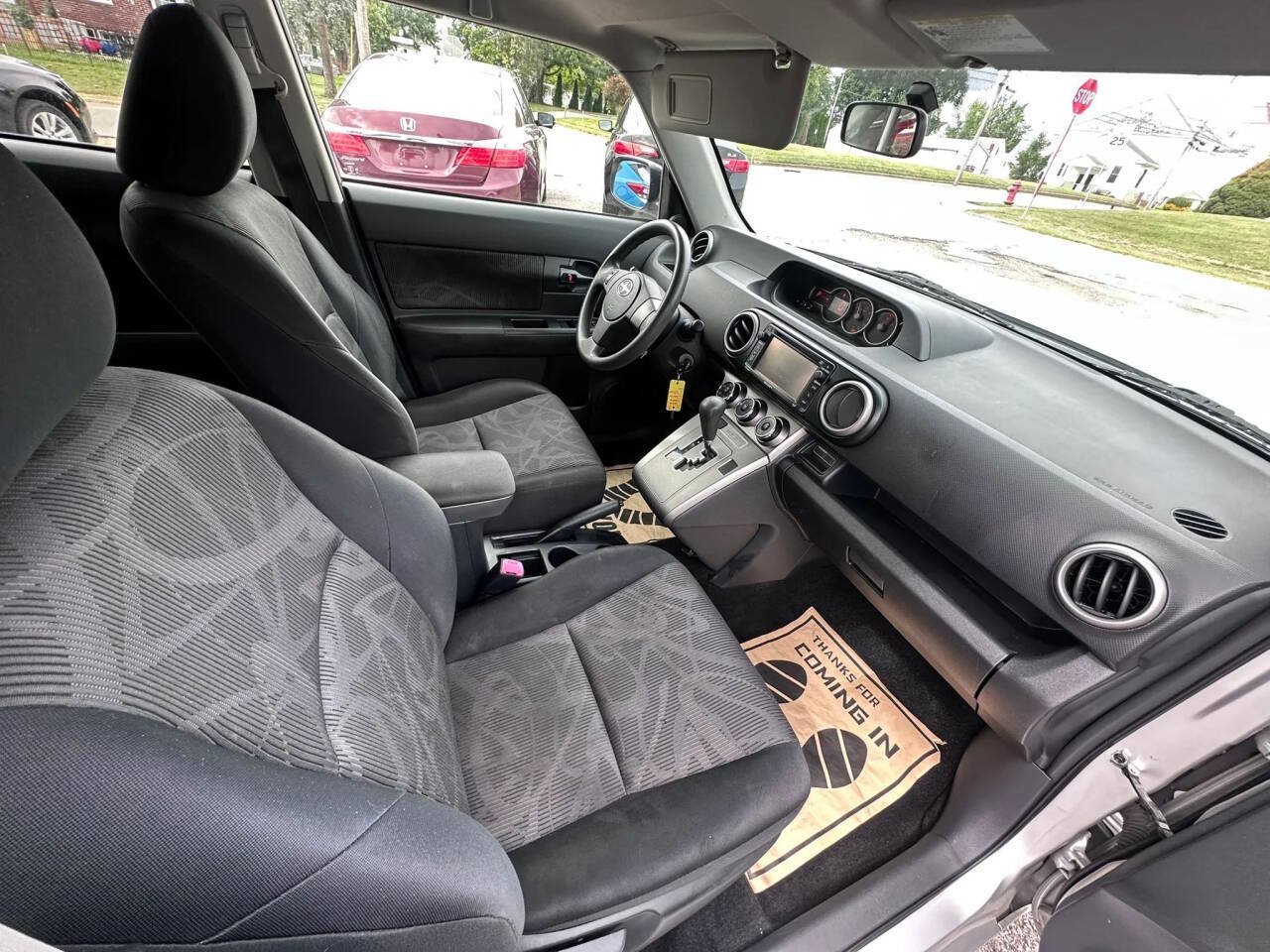 Used 2014 Scion xB FWD image 12