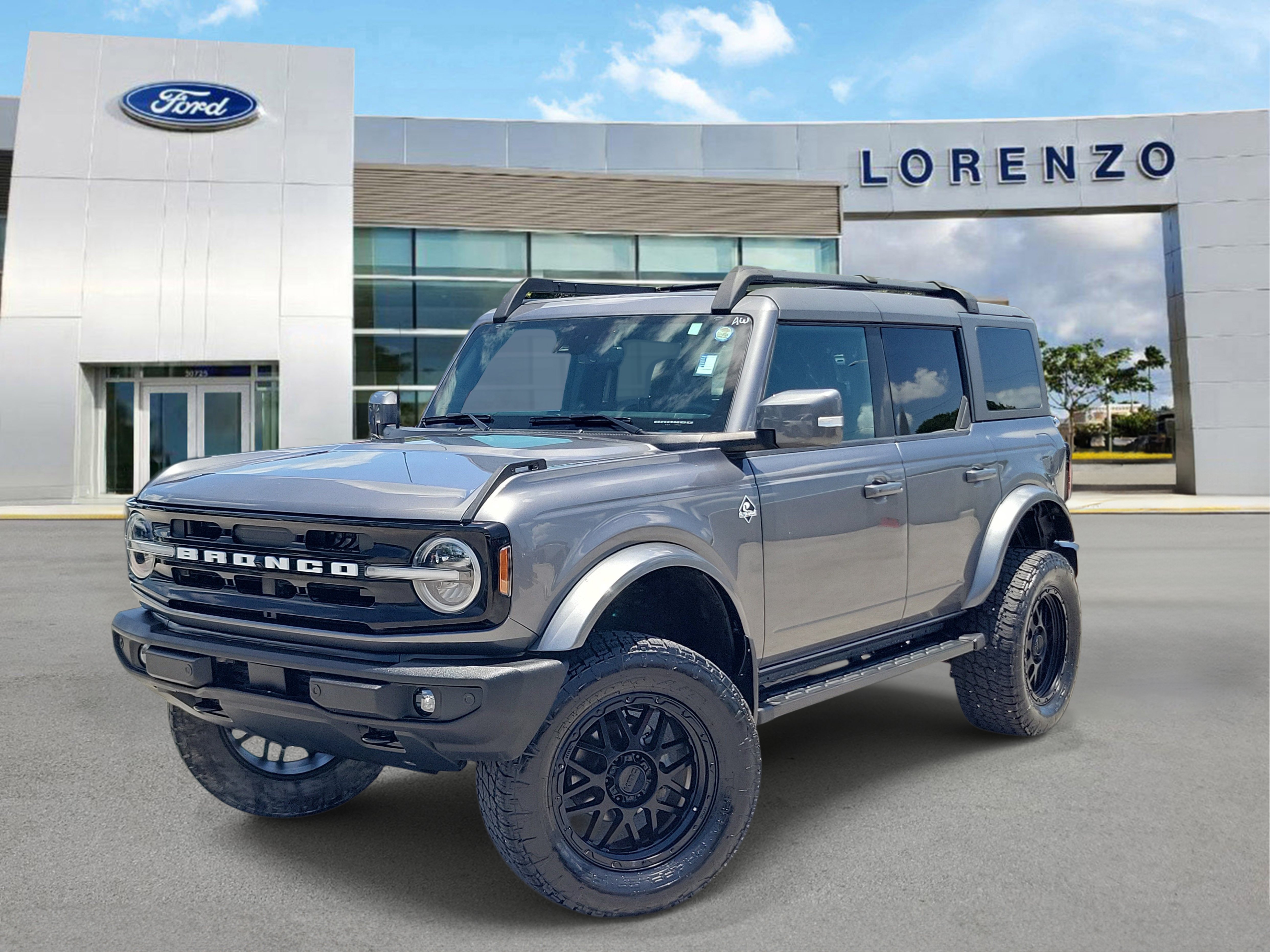 Used 2023 Ford Bronco Outer Banks AWD/4WD image 1