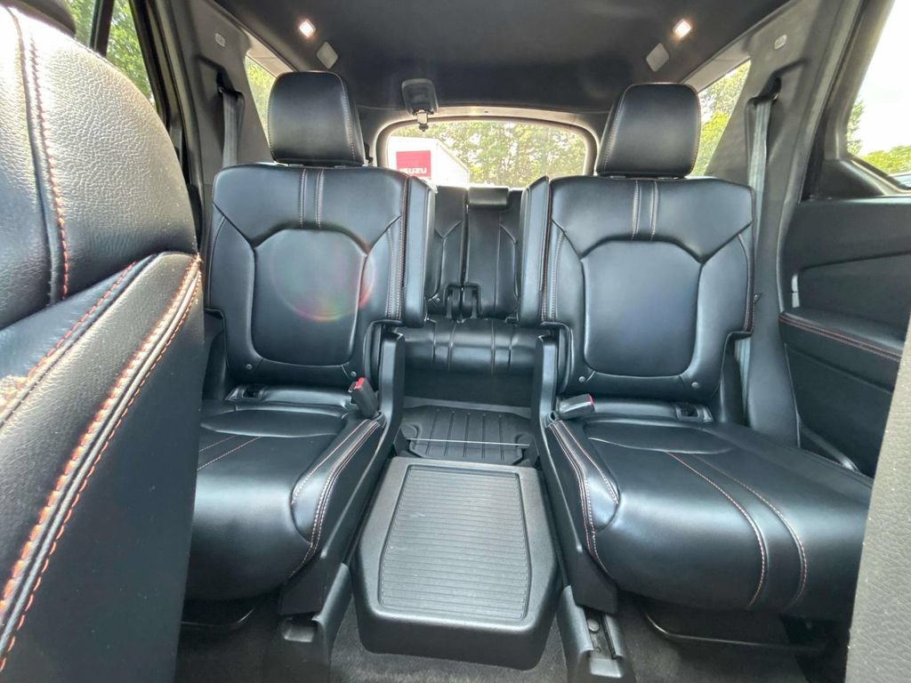 Used 2025 Honda Pilot TrailSport image 11