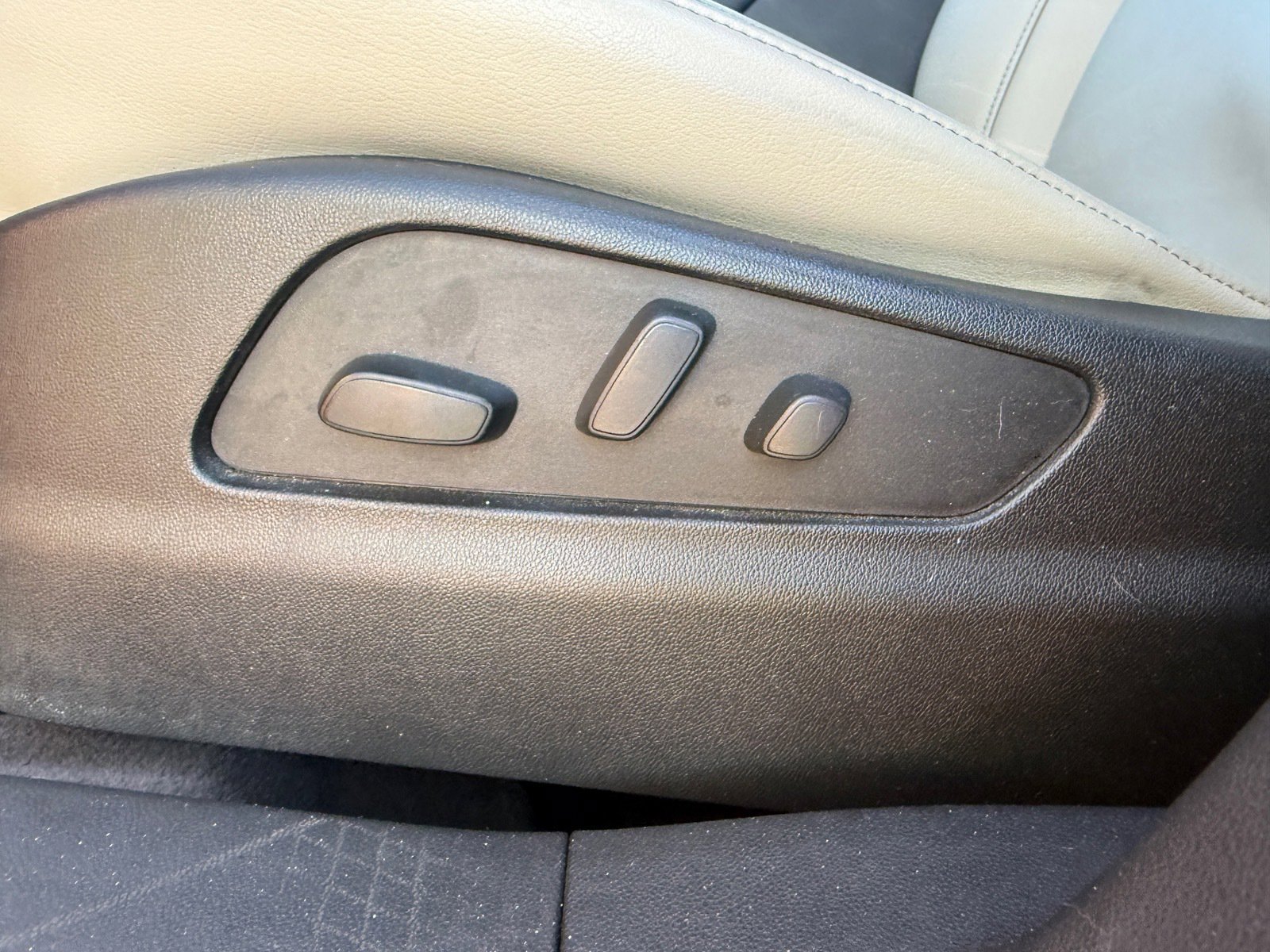 Used 2020 Cadillac XT4 Premium Luxury w/ Driver Awareness Package image 22