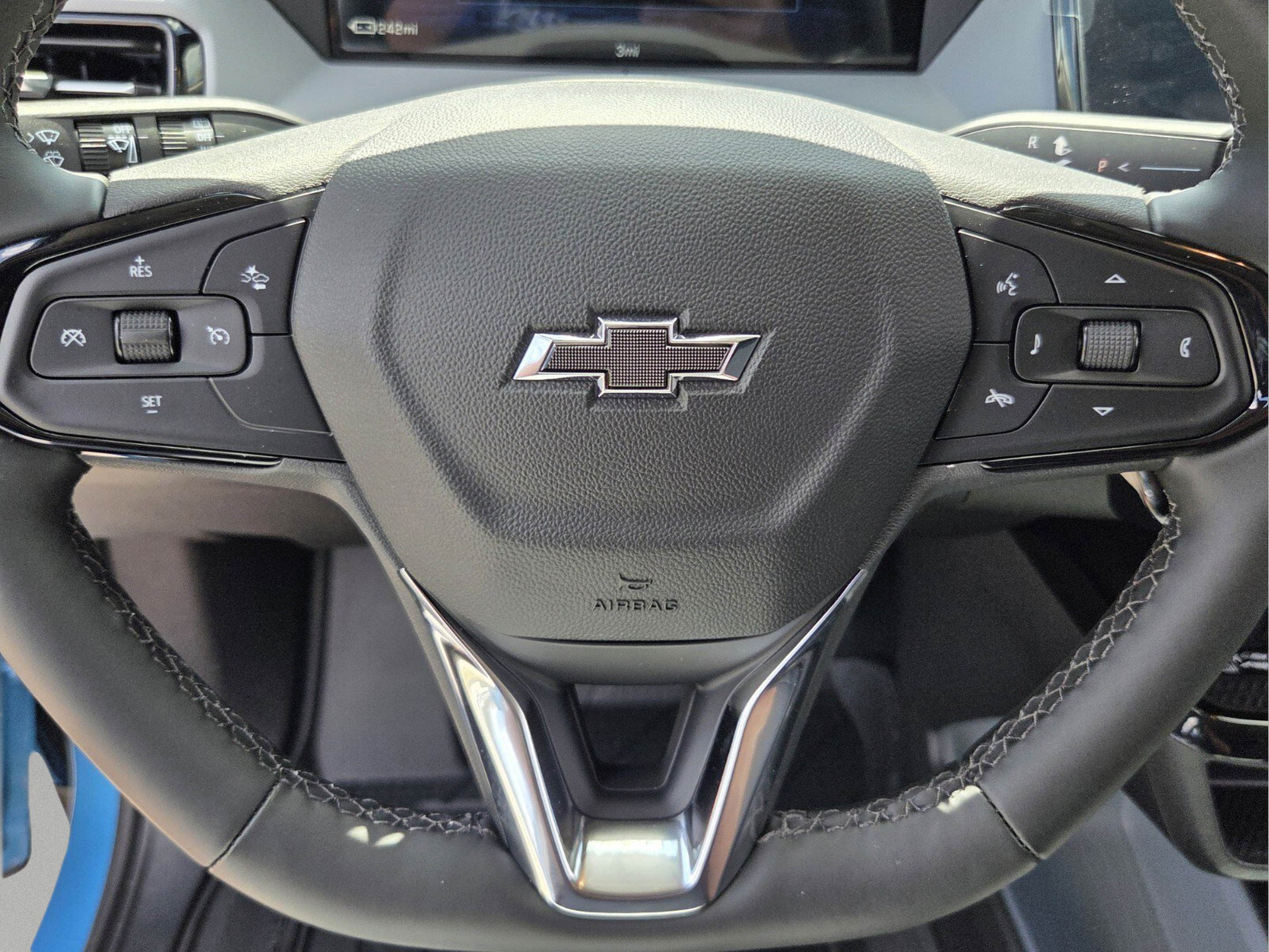 New 2027 Chevrolet Bolt RS w/ Technology Package FWD image 23