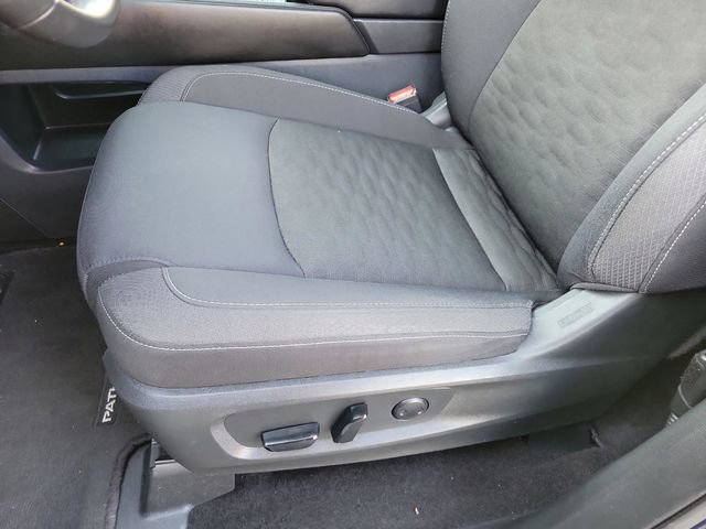 Used 2025 Nissan Pathfinder SV image 10