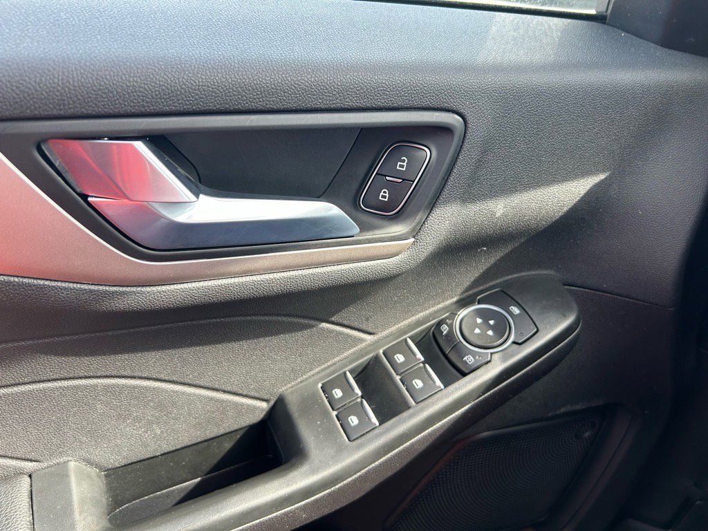 Used 2022 Ford Escape SEL image 20