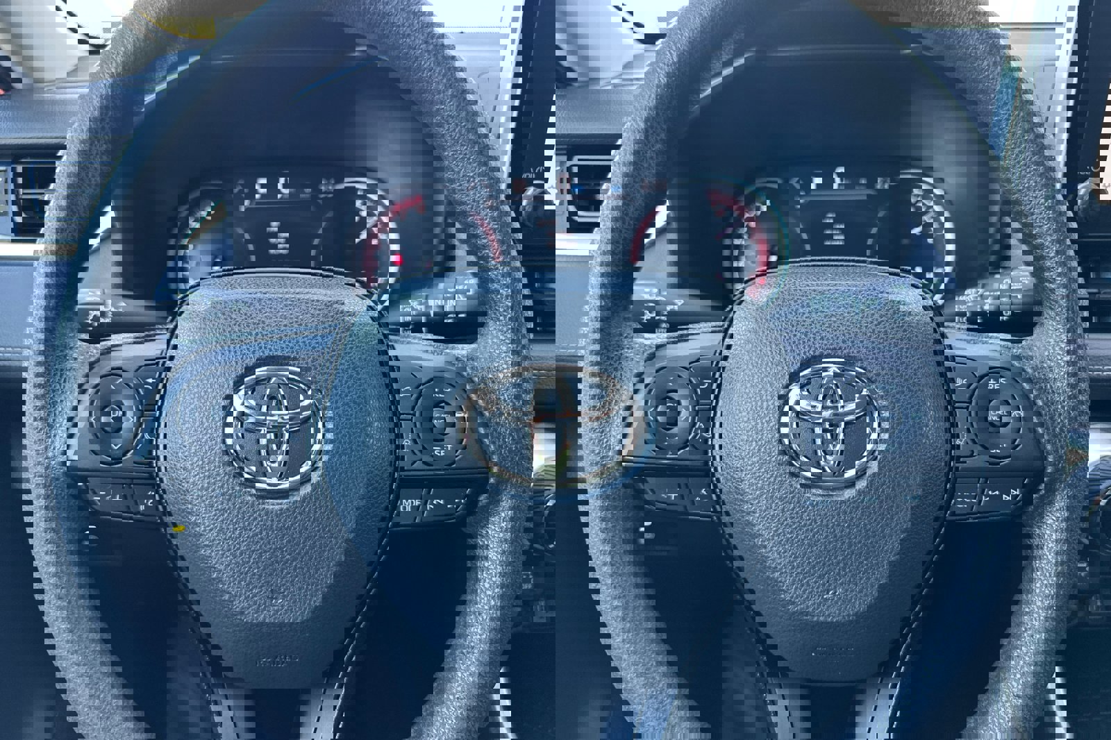 Used 2023 Toyota RAV4 XLE image 21