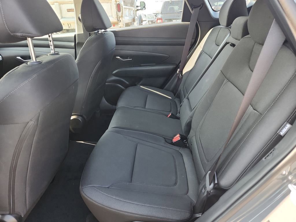 Used 2025 Hyundai Tucson SE image 10