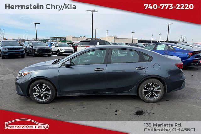 Used 2023 Kia Forte LXS image 4