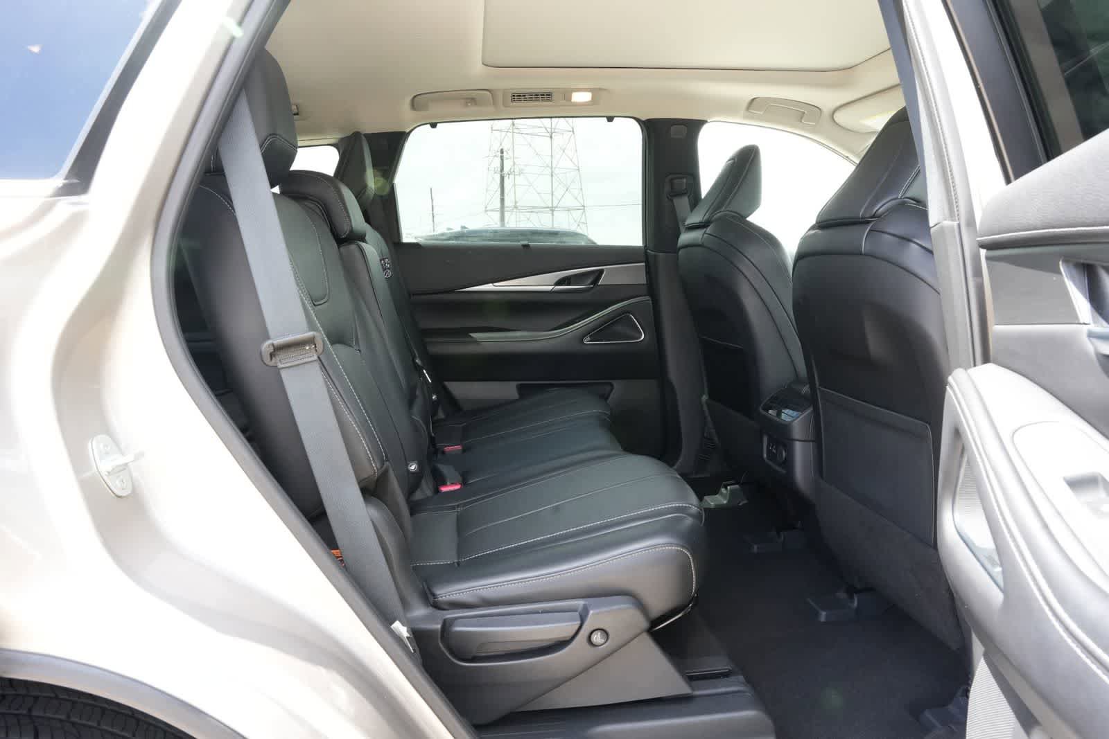 Certified 2023 INFINITI QX60 Luxe w/ Vision Package FWD image 21