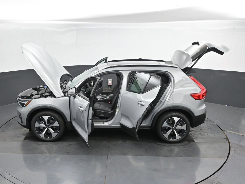 New 2026 Volvo XC40 B5 Plus w/ Protection Package Premier AWD/4WD image 49