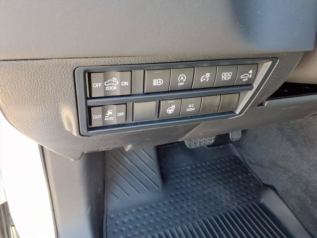 Used 2025 Toyota Tundra Platinum AWD/4WD image 27