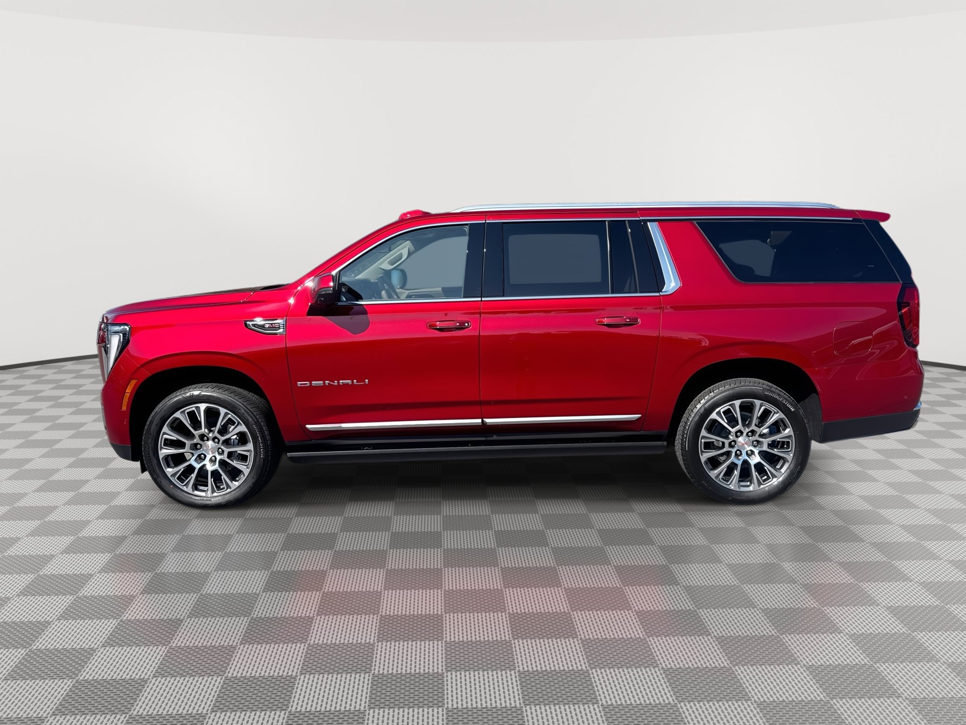 New 2026 GMC Yukon XL Denali w/ Sun & Power Step Package AWD/4WD image 5