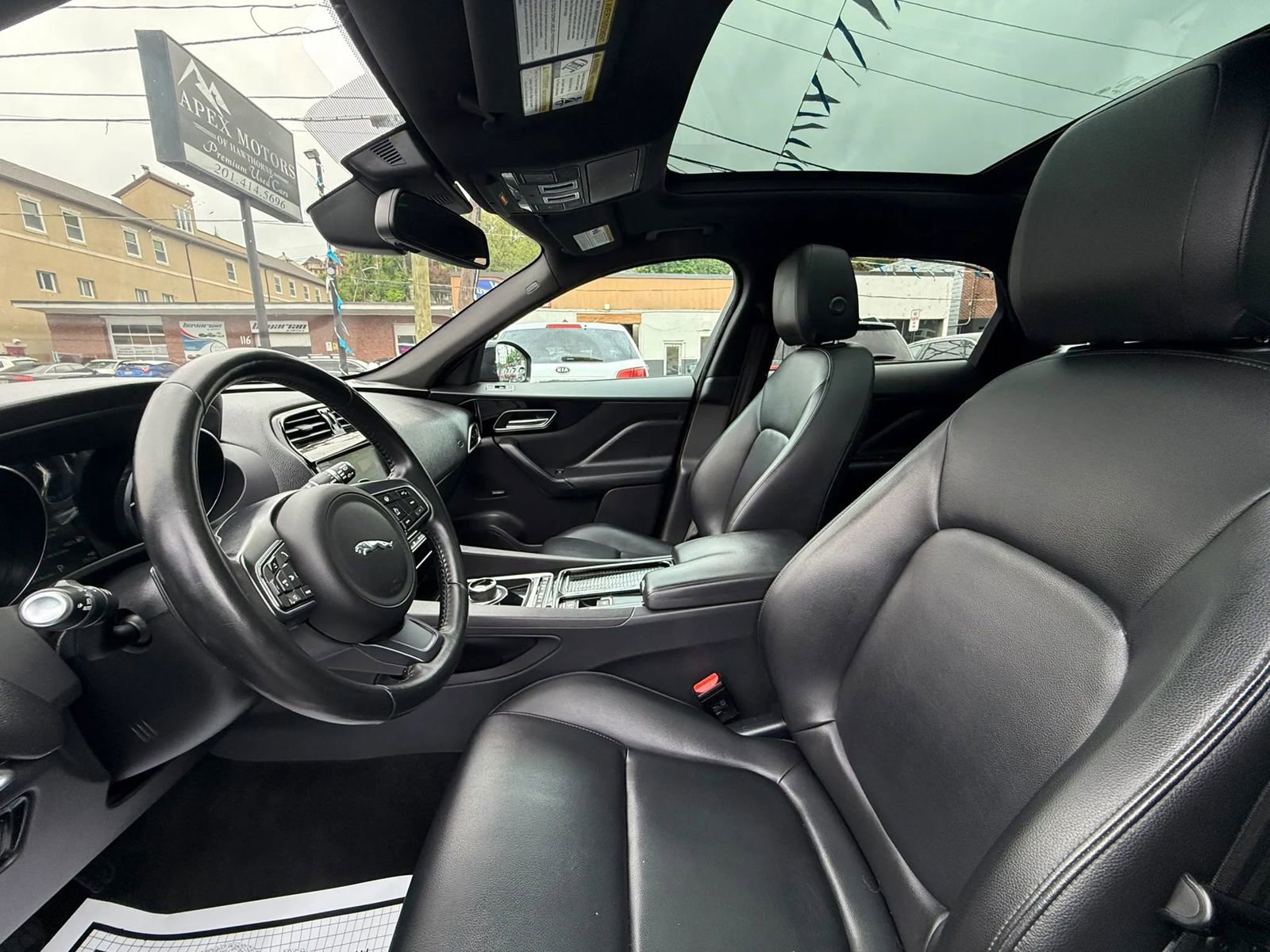 Used 2018 Jaguar F-PACE Premium AWD/4WD image 24