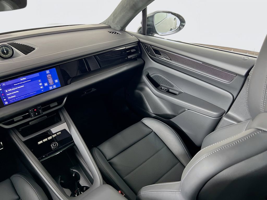 New 2026 Porsche Macan Turbo Electric image 26