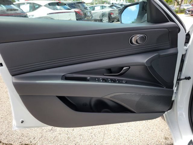 New 2026 Hyundai Elantra SEL Sport FWD image 9