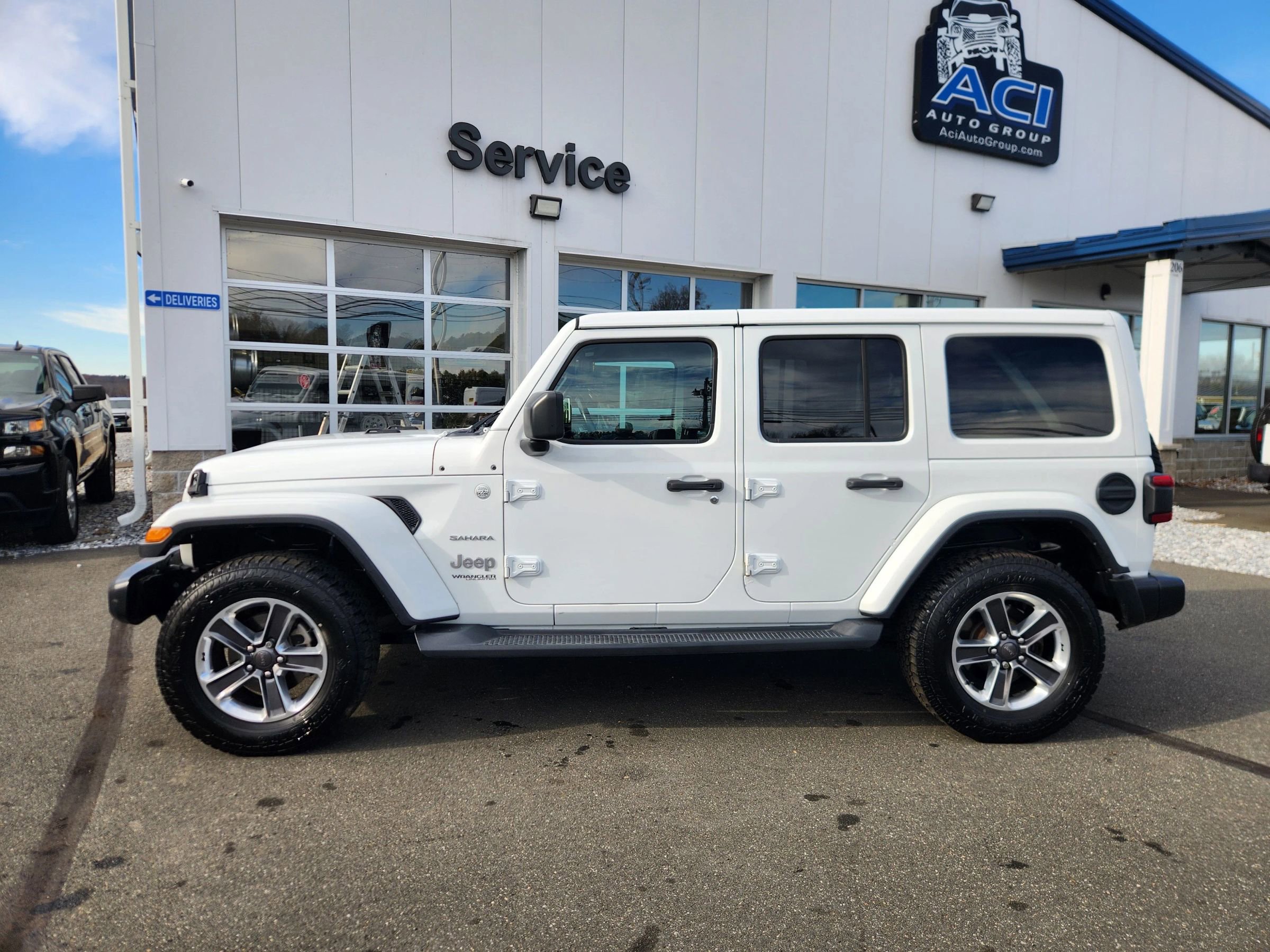 Used 2019 Jeep Wrangler Unlimited Sahara w/ Dual Top Group image 7