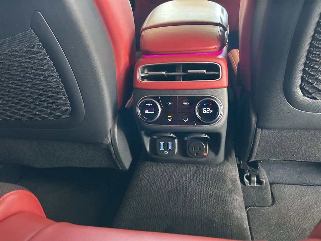 Used 2025 Genesis GV70 2.5T w/ Sport Prestige Package image 28