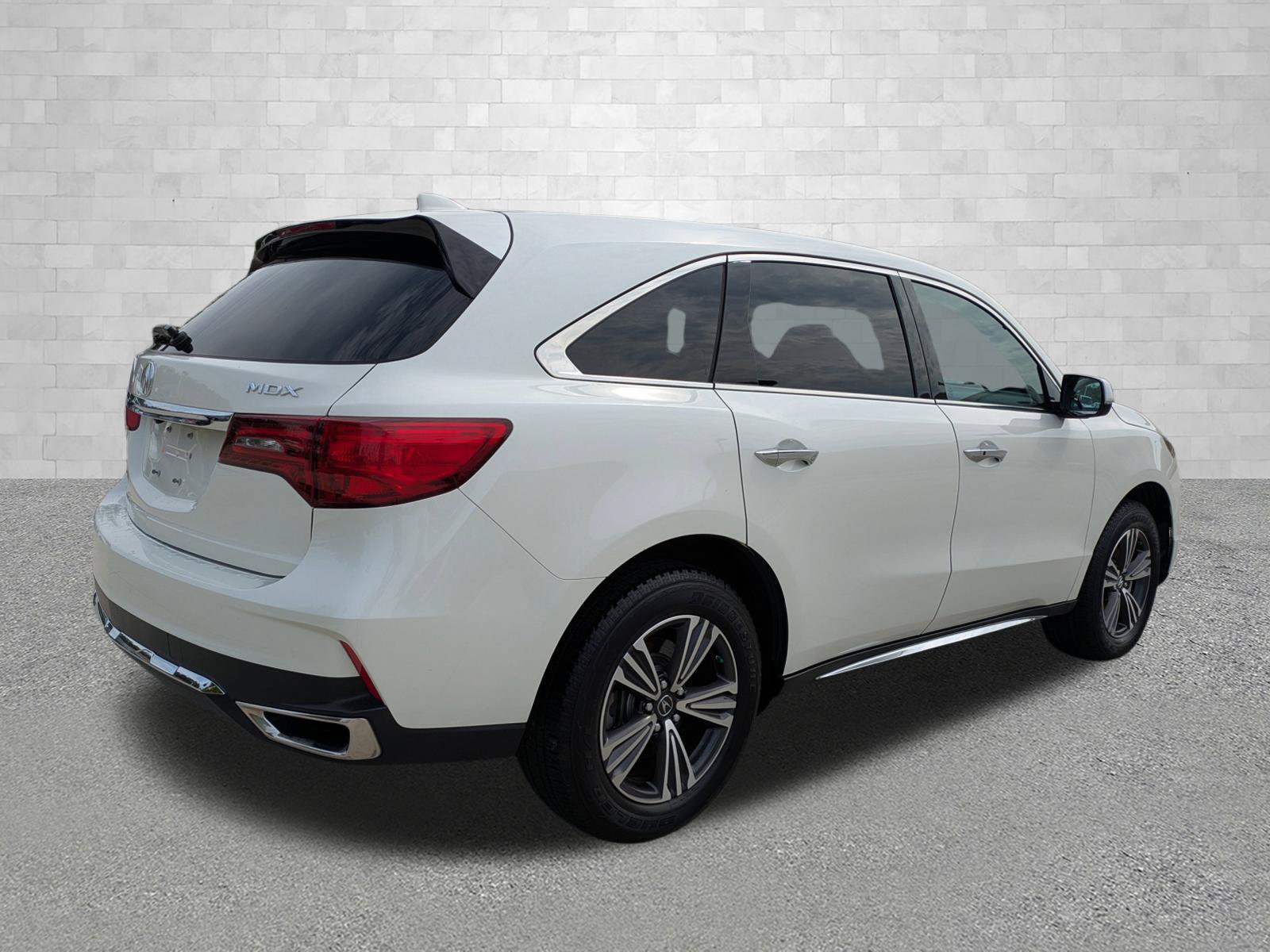 Used 2017 Acura MDX FWD image 2