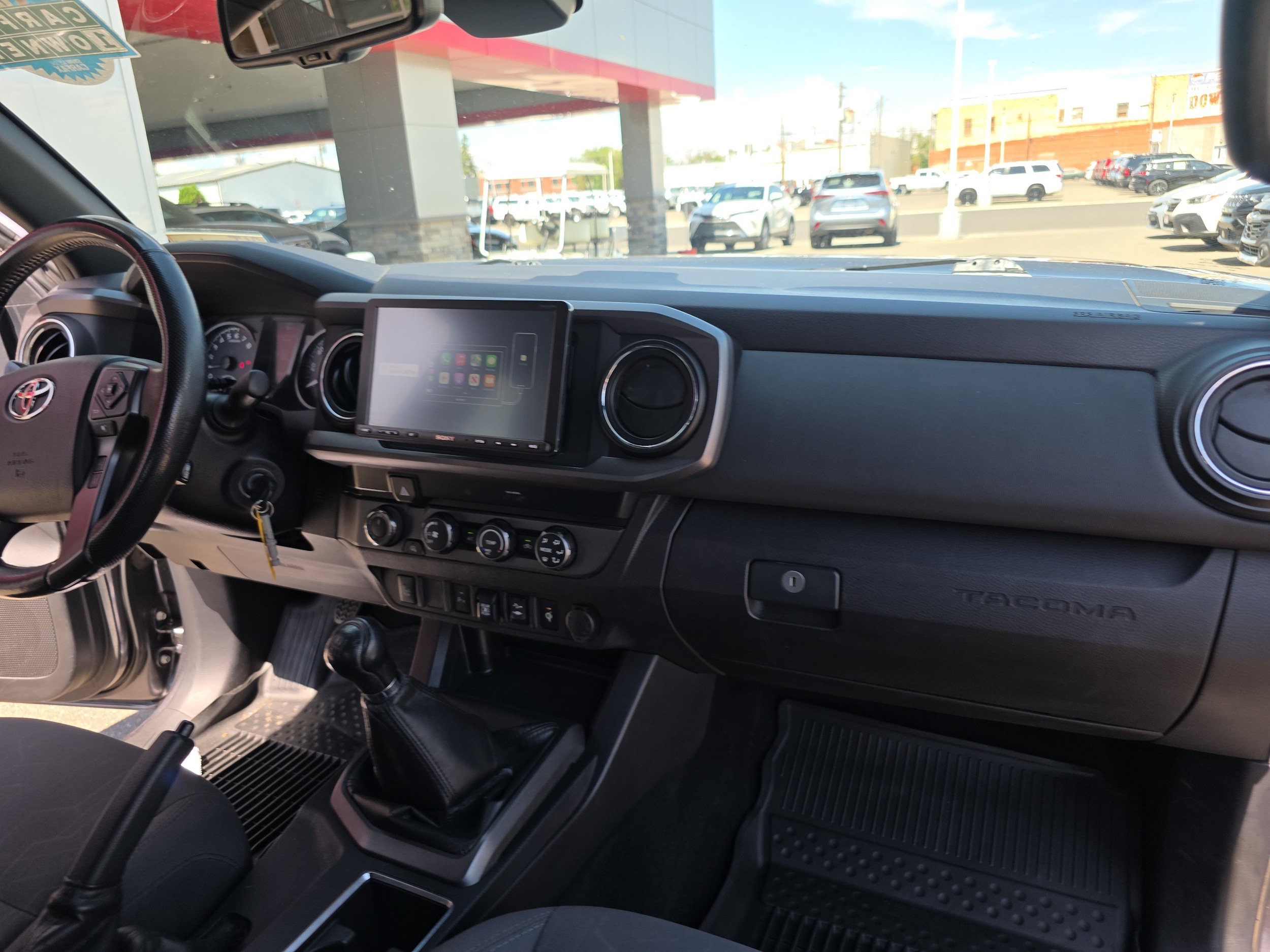 Used 2019 Toyota Tacoma TRD Off-Road w/ Technology Package AWD/4WD image 16