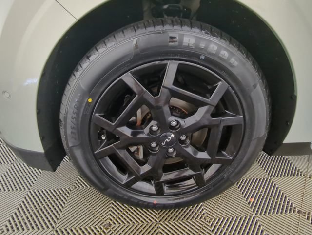 Used 2025 Kia Carnival SX Prestige FWD image 17