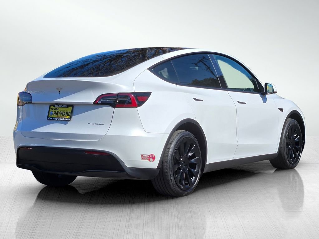 Used 2023 Tesla Model Y Long Range image 4