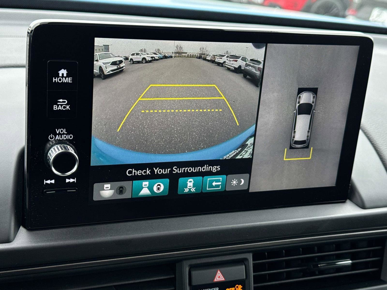 Used 2025 Honda Pilot TrailSport image 4