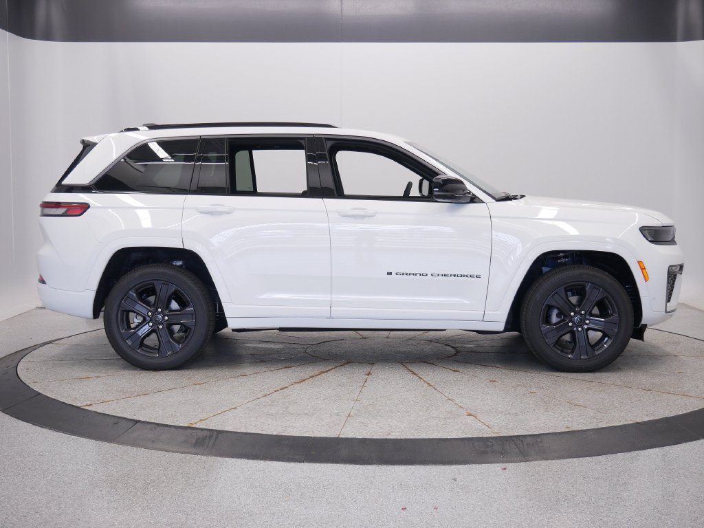 New 2027 Jeep Grand Cherokee Limited AWD/4WD image 8